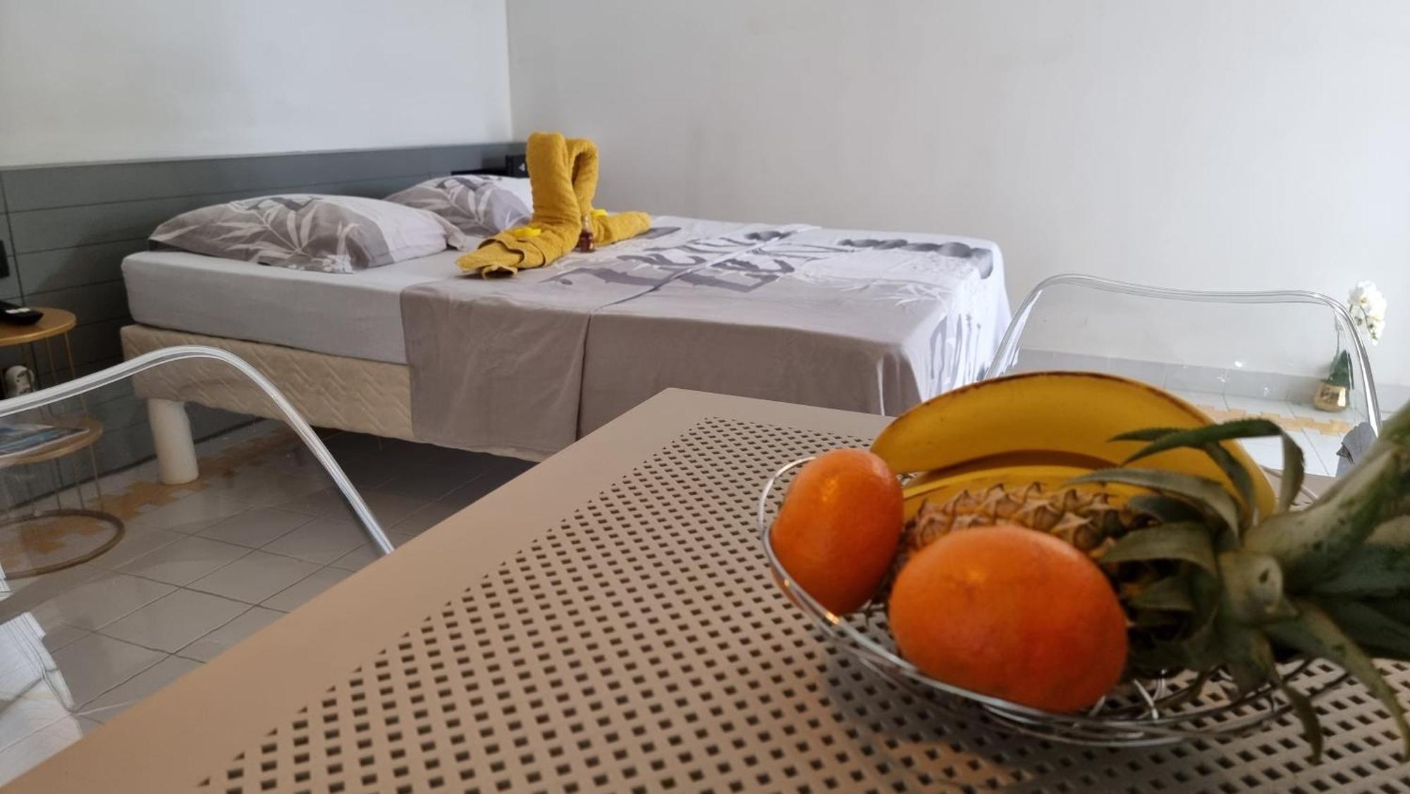 Studio Beachside Paradise Avec Citerne Tampon- Residence Manganao Saint-Francois  Buitenkant foto